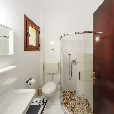 Kiki Studios Apartment