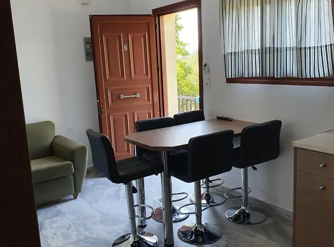 Kiki Studios Apartment *