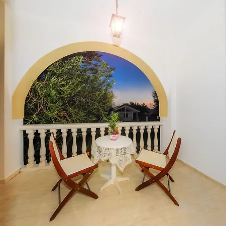 Kiki Studios Apartment